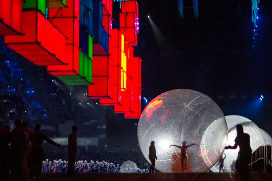 Behind the scenes at closing ceremony of the Sochi 2014 Winter Paralympic Games