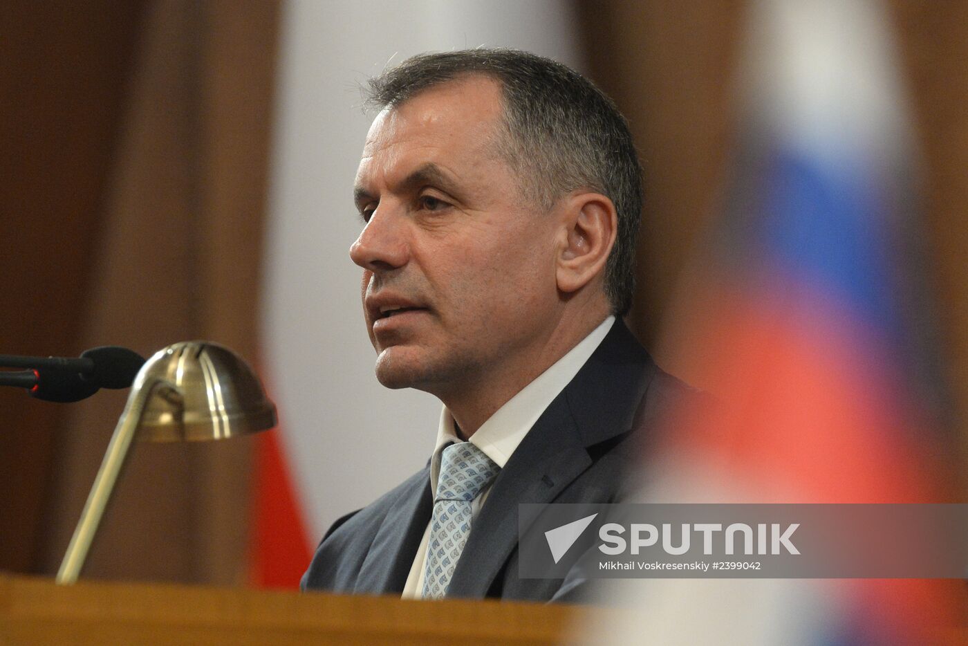 Crimean parliament declares Crimea independent