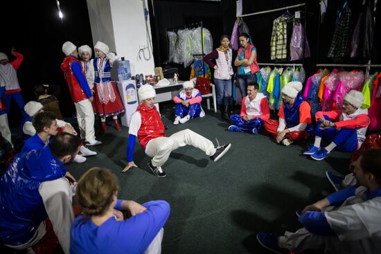 Behind the scenes at closing ceremony of the Sochi 2014 Winter Paralympic Games