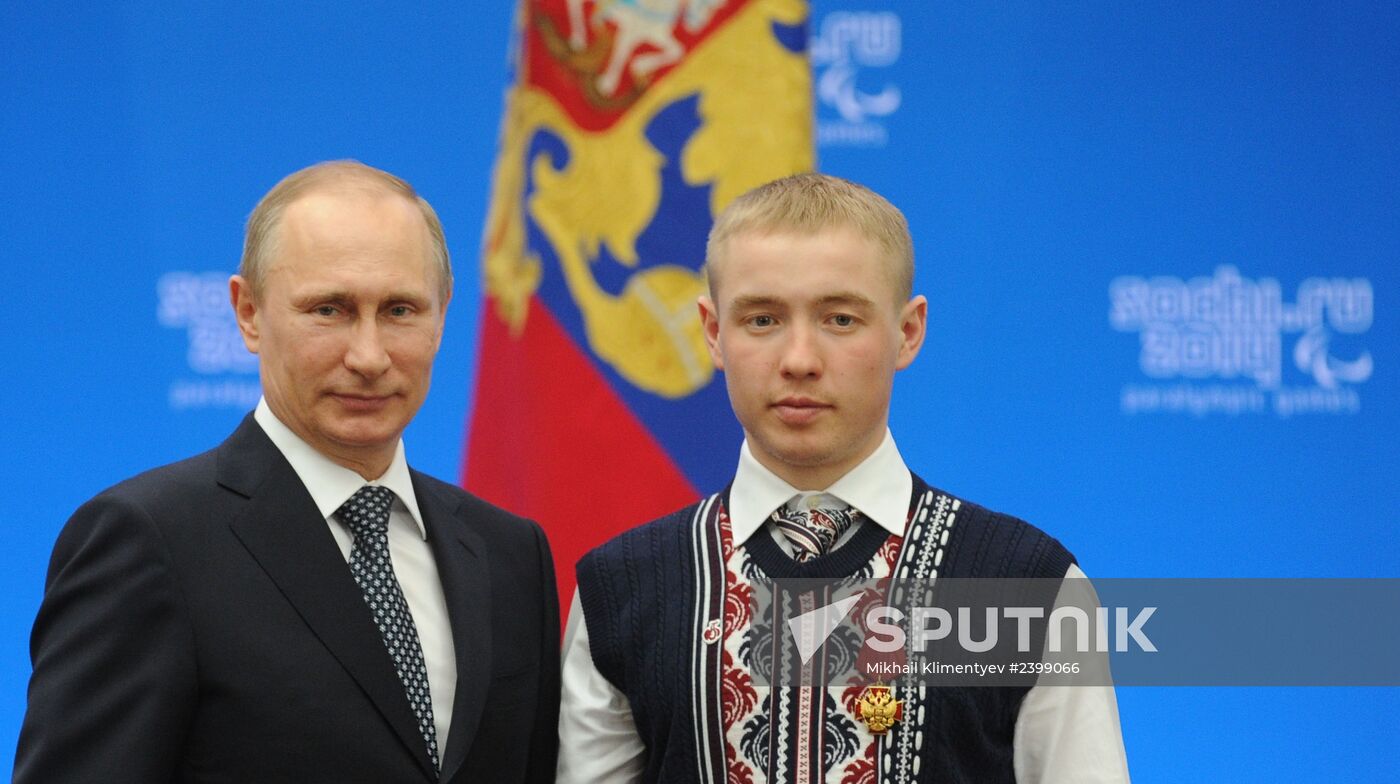 Vladimir Putin presents state awards to winners of Sochi 2014 Winter Paralympics