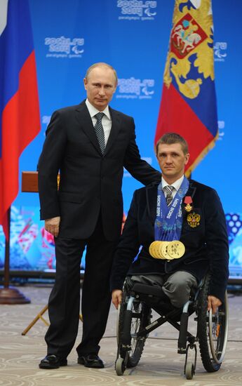 Vladimir Putin presents state awards to winners of Sochi 2014 Winter Paralympics