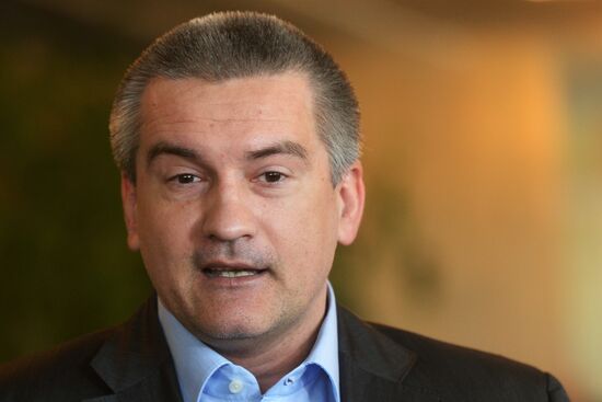 Crimean parliament declares Crimea independent