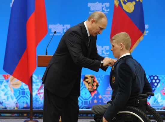 Vladimir Putin presents state awards to winners of Sochi 2014 Winter Paralympics