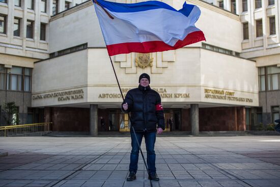 Crimea's parliament declares independence from Ukraine