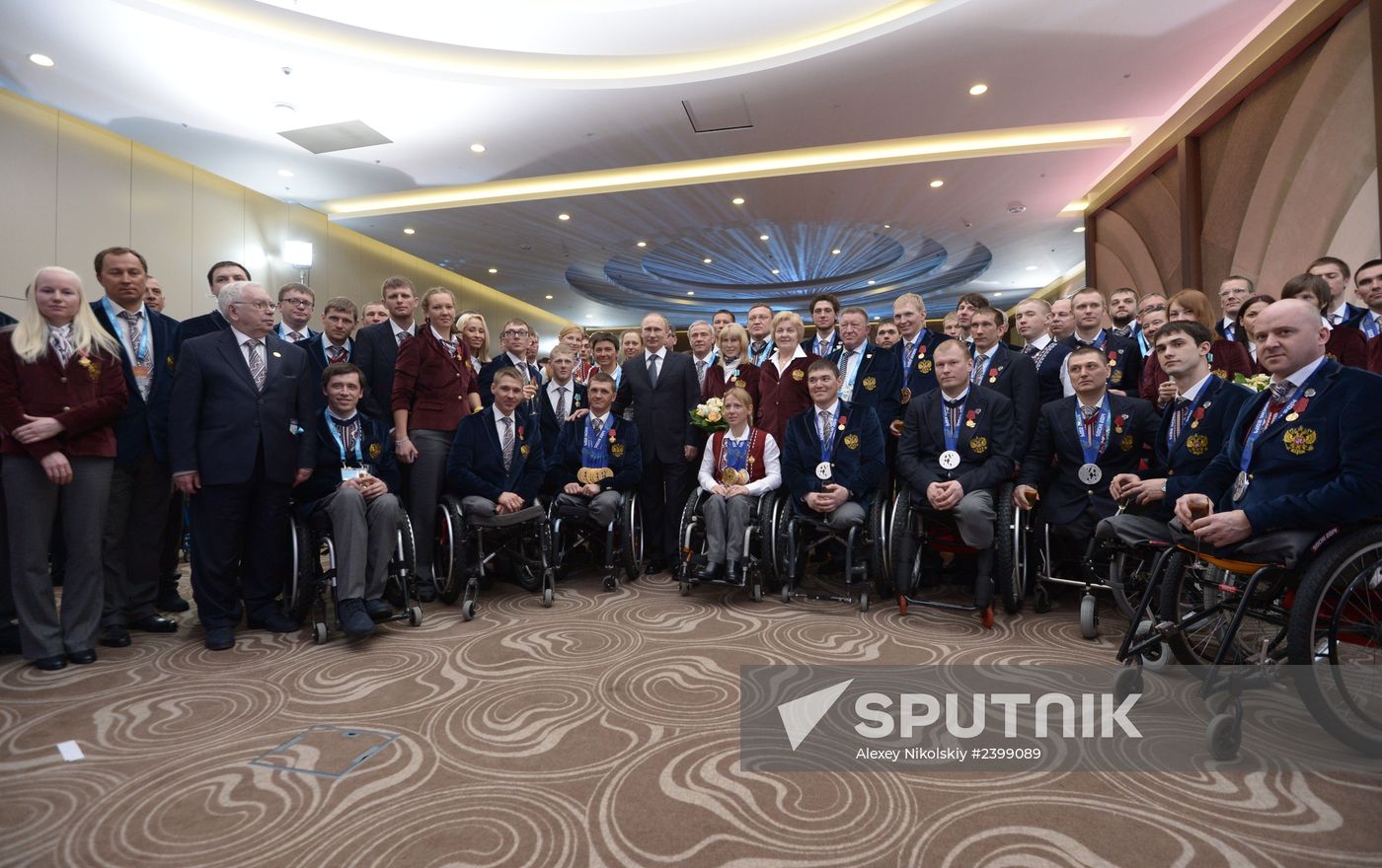 Vladimir Putin presents state awards to winners of Sochi 2014 Winter Paralympics
