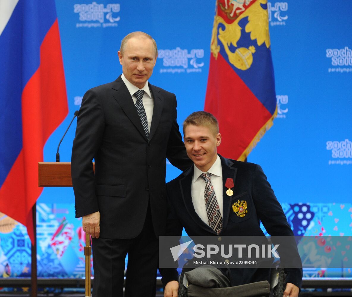 Vladimir Putin presents state awards to winners of Sochi 2014 Winter Paralympics