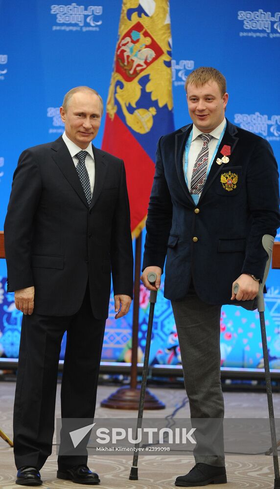 Vladimir Putin presents state awards to winners of Sochi 2014 Winter Paralympics