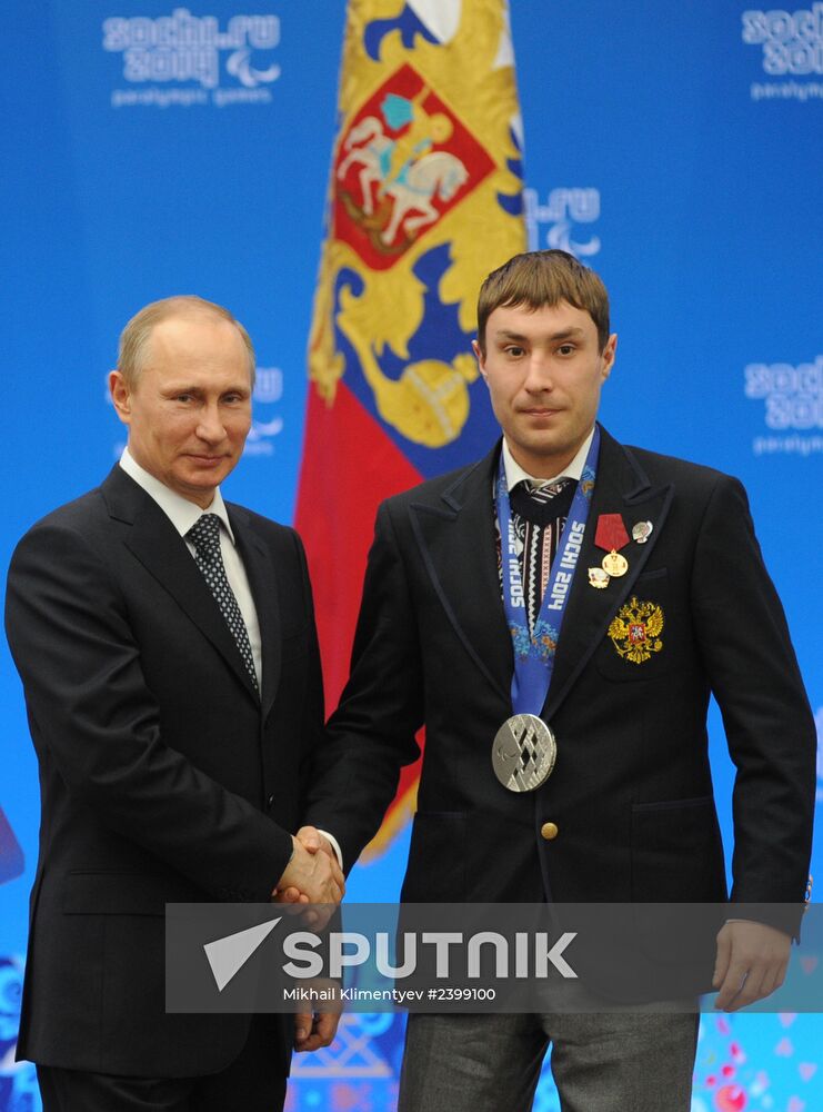 Vladimir Putin presents state awards to winners of Sochi 2014 Winter Paralympics