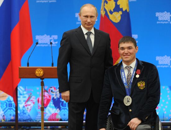 Vladimir Putin presents state awards to winners of Sochi 2014 Winter Paralympics