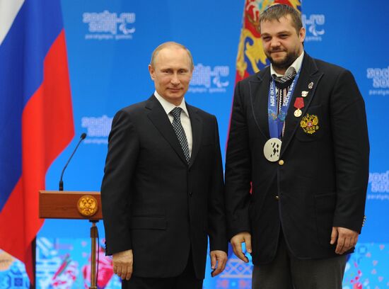 Vladimir Putin presents state awards to winners of Sochi 2014 Winter Paralympics