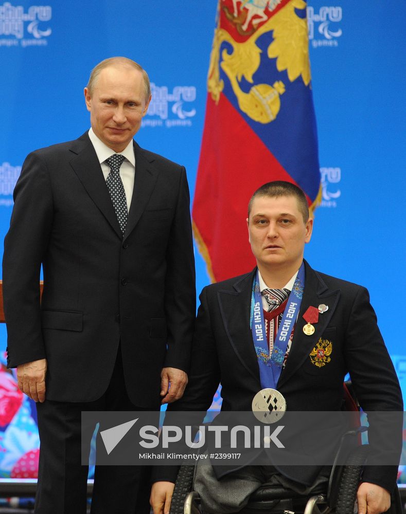 Vladimir Putin presents state awards to winners of Sochi 2014 Winter Paralympics