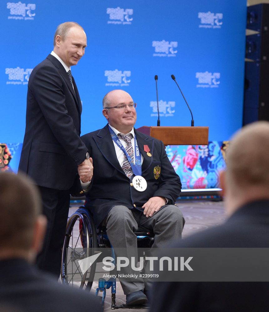 Vladimir Putin presents state awards to winners of Sochi 2014 Winter Paralympics