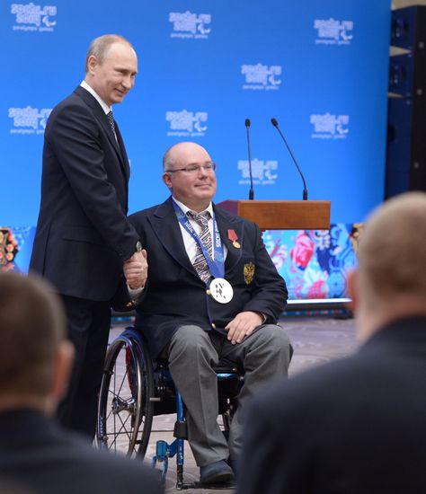 Vladimir Putin presents state awards to winners of Sochi 2014 Winter Paralympics