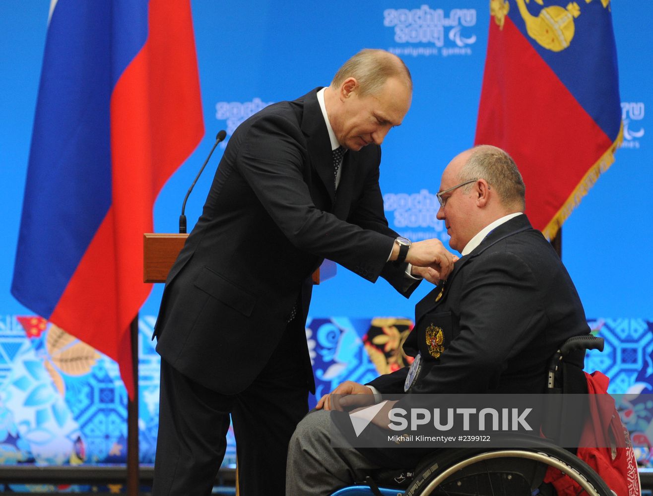 Vladimir Putin presents state awards to winners of Sochi 2014 Winter Paralympics
