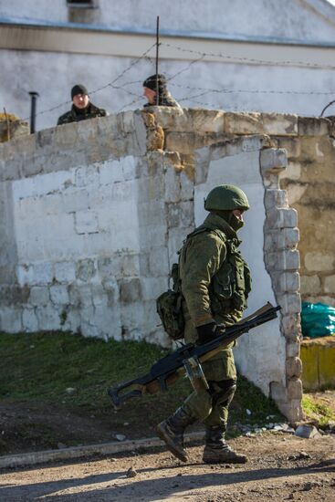 Military in the village of Perevalnoe near Simferopol