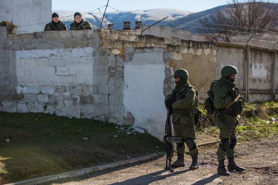 Military in the village of Perevalnoe near Simferopol