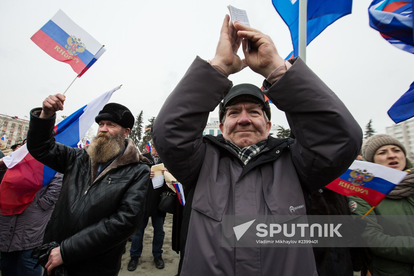 Rallies across Russia in support of Crimea