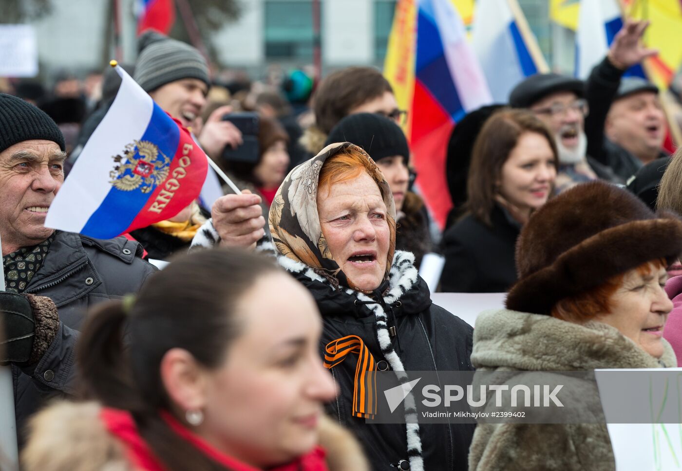 Rallies across Russia in support of Crimea