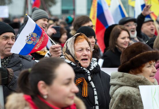 Rallies across Russia in support of Crimea