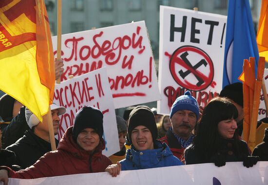Rallies across Russia in support of Crimea