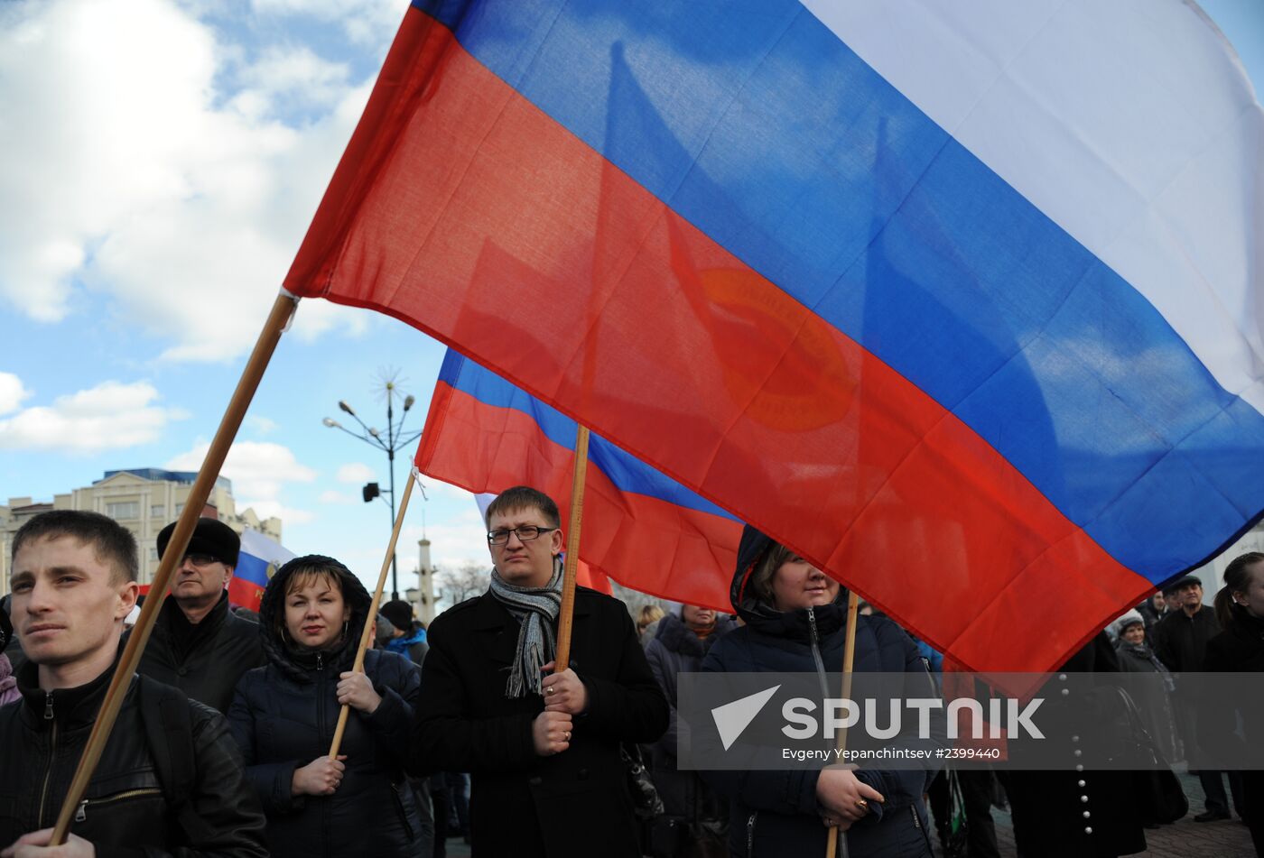 Rallies across Russia in support of Crimea