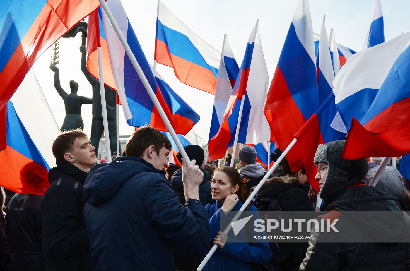 Rallies across Russia in support of Crimea