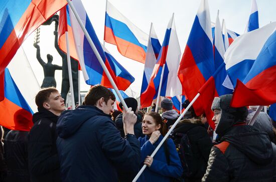 Rallies across Russia in support of Crimea