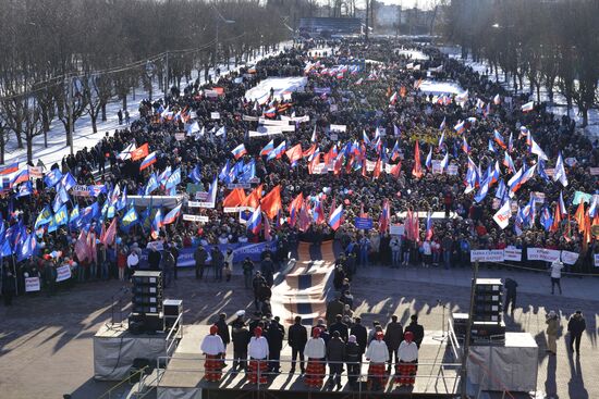 Rallies across Russia in support of Crimea