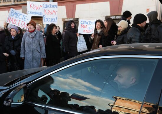 Rallies across Russia in support of Crimea