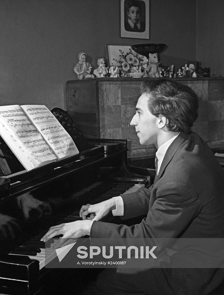 Pianist Vladimir Ashkenazi