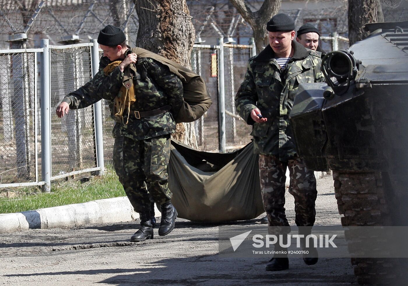 Ukrainian Navy Coastal Defense Brigade leaves military unit in Perevalnoe village