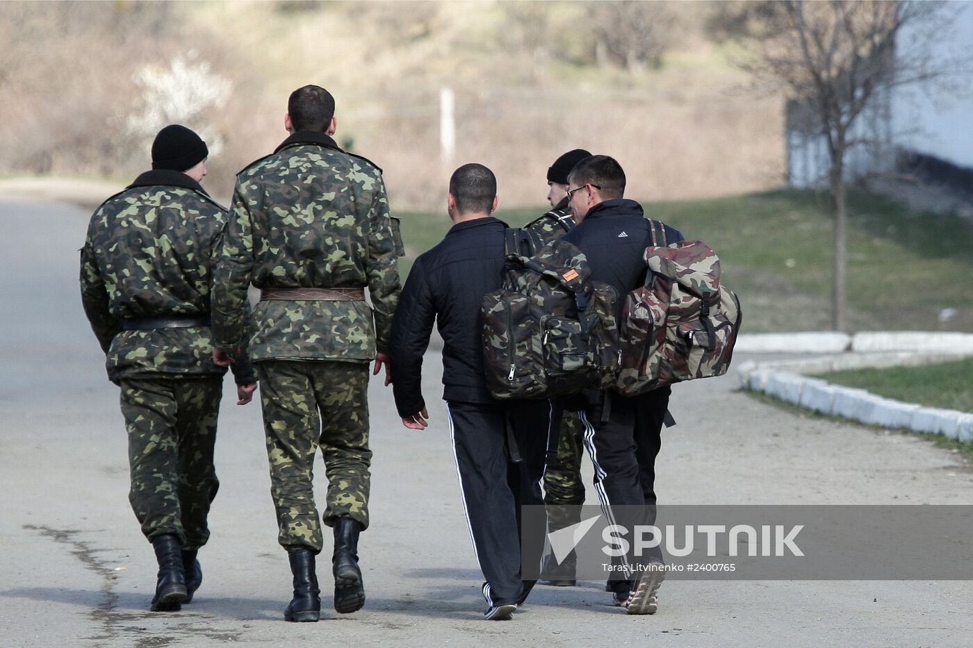 Ukrainian Navy Coastal Defense Brigade leaves military unit in Perevalnoe village