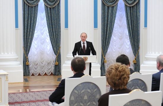 Putin signs decree on formation of Crimean Federal District of the Russian Federation