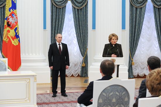 Putin signs decree on formation of Crimean Federal District of the Russian Federation