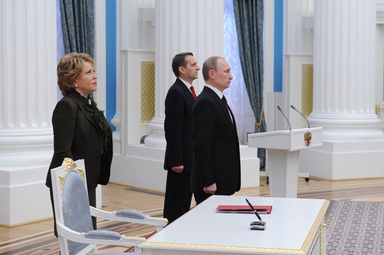 Putin signs decree on formation of Crimean Federal District of the Russian Federation
