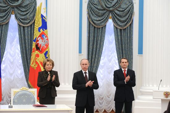 Putin signs decree on formation of Crimean Federal District of the Russian Federation