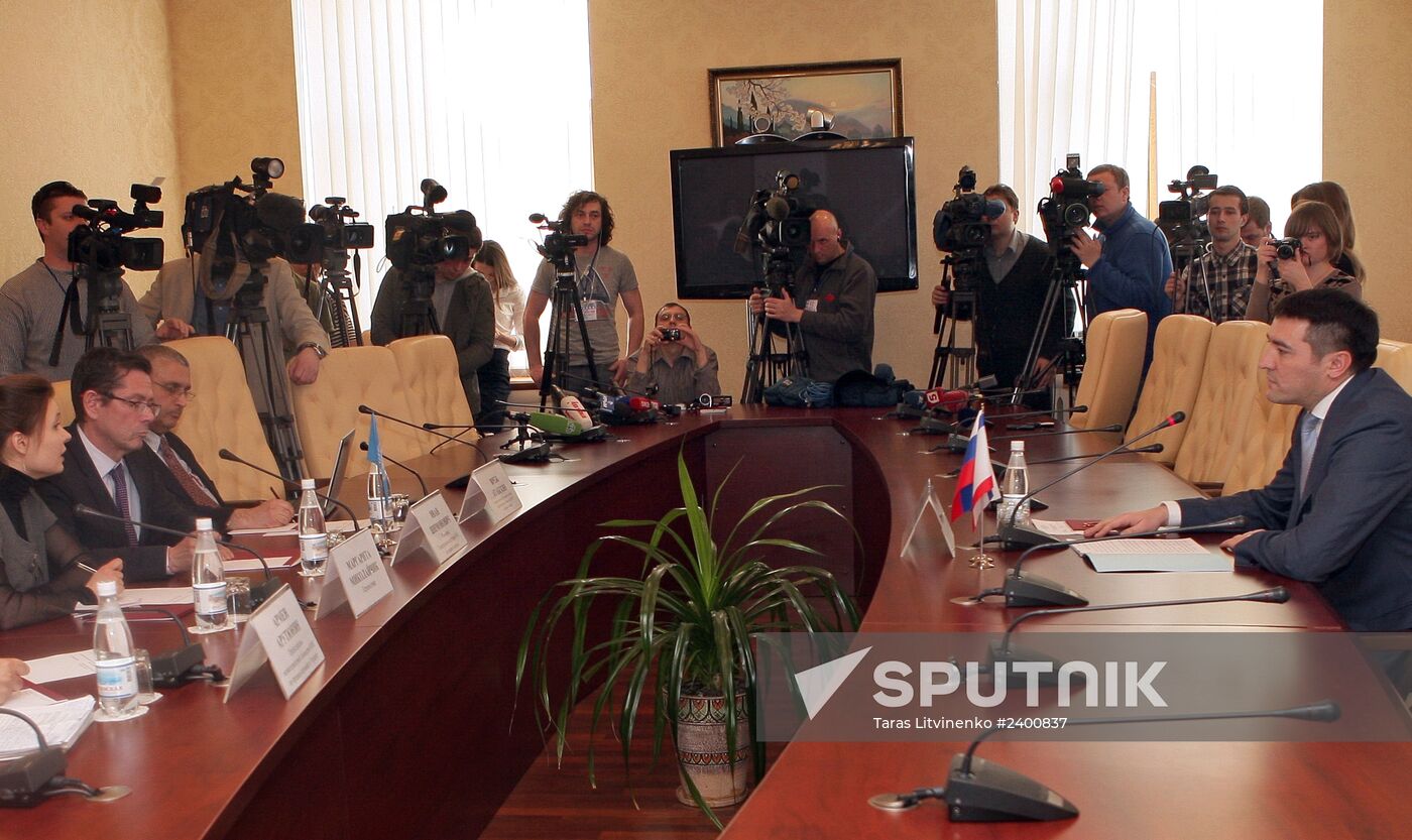 UN Assistant Secretary-General Ivan Shimanovich meets with Crimean Deputy Prime Minister Rustam Temirgaliyev