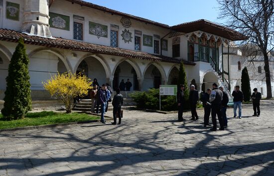 Life in Bakhchysarai