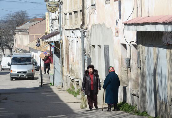 Life in Bakhchysarai