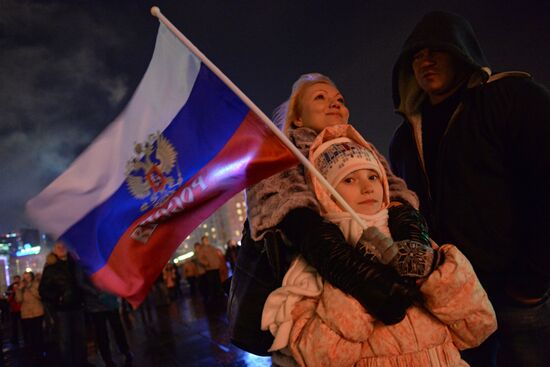 Fireworks in Moscow, Simferopol and Sevastopol after annexation of Crimea