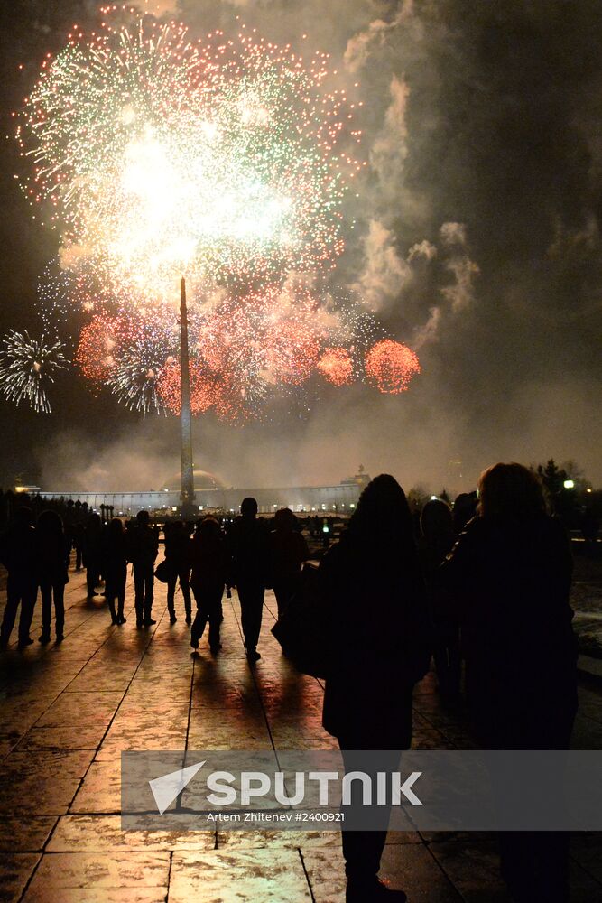 Fireworks in Moscow, Simferopol and Sevastopol after annexation of Crimea