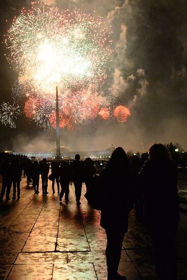 Fireworks in Moscow, Simferopol and Sevastopol after annexation of Crimea