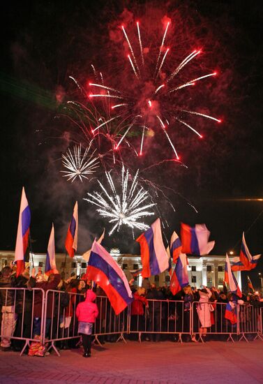 Fireworks in Moscow, Simferopol and Sevastopol after annexation of Crimea