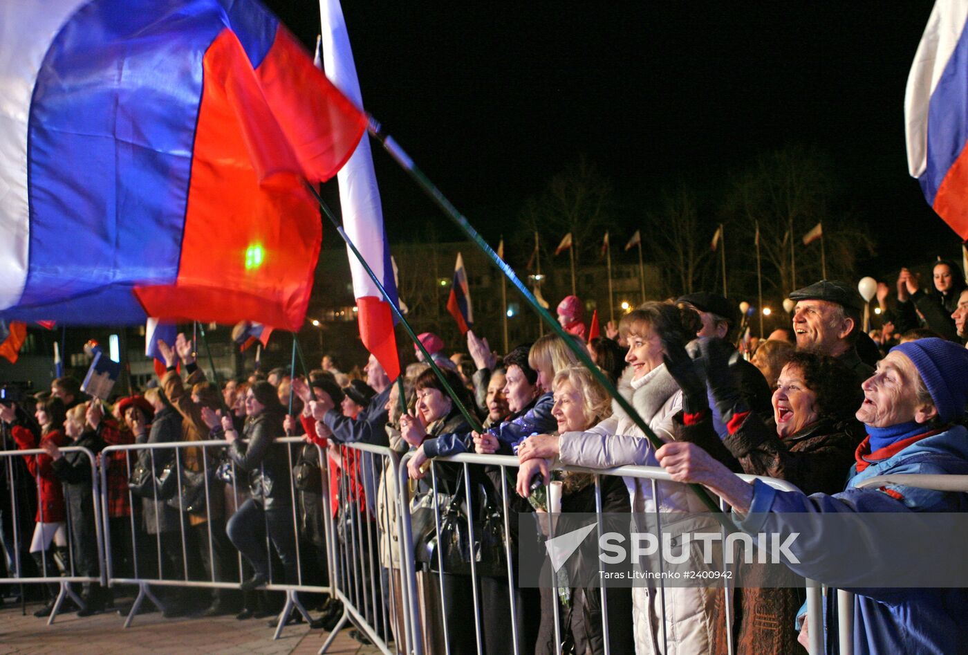 Fireworks in Moscow, Simferopol and Sevastopol after annexation of Crimea