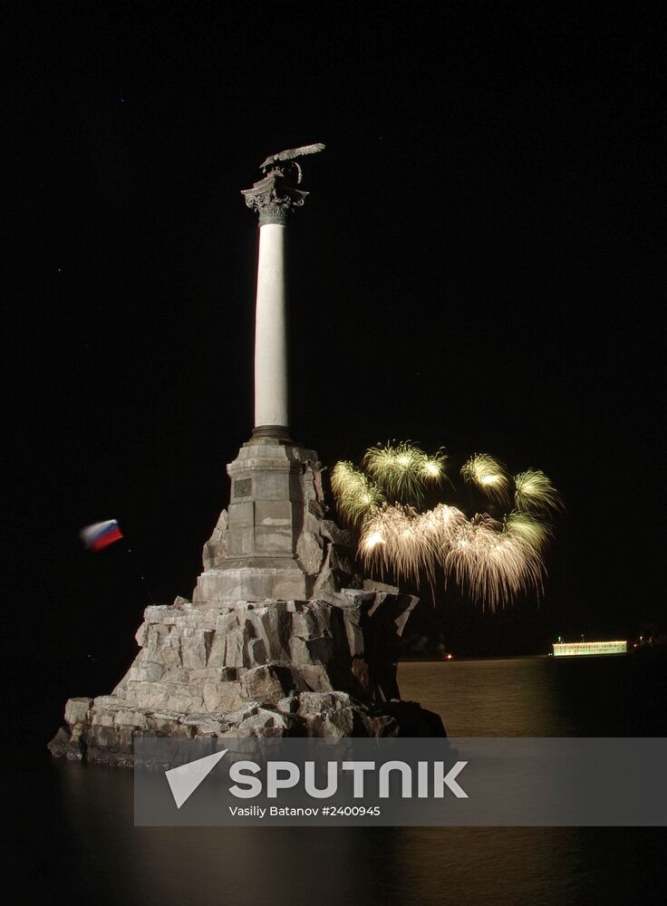 Fireworks in Moscow, Simferopol and Sevastopol after annexation of Crimea
