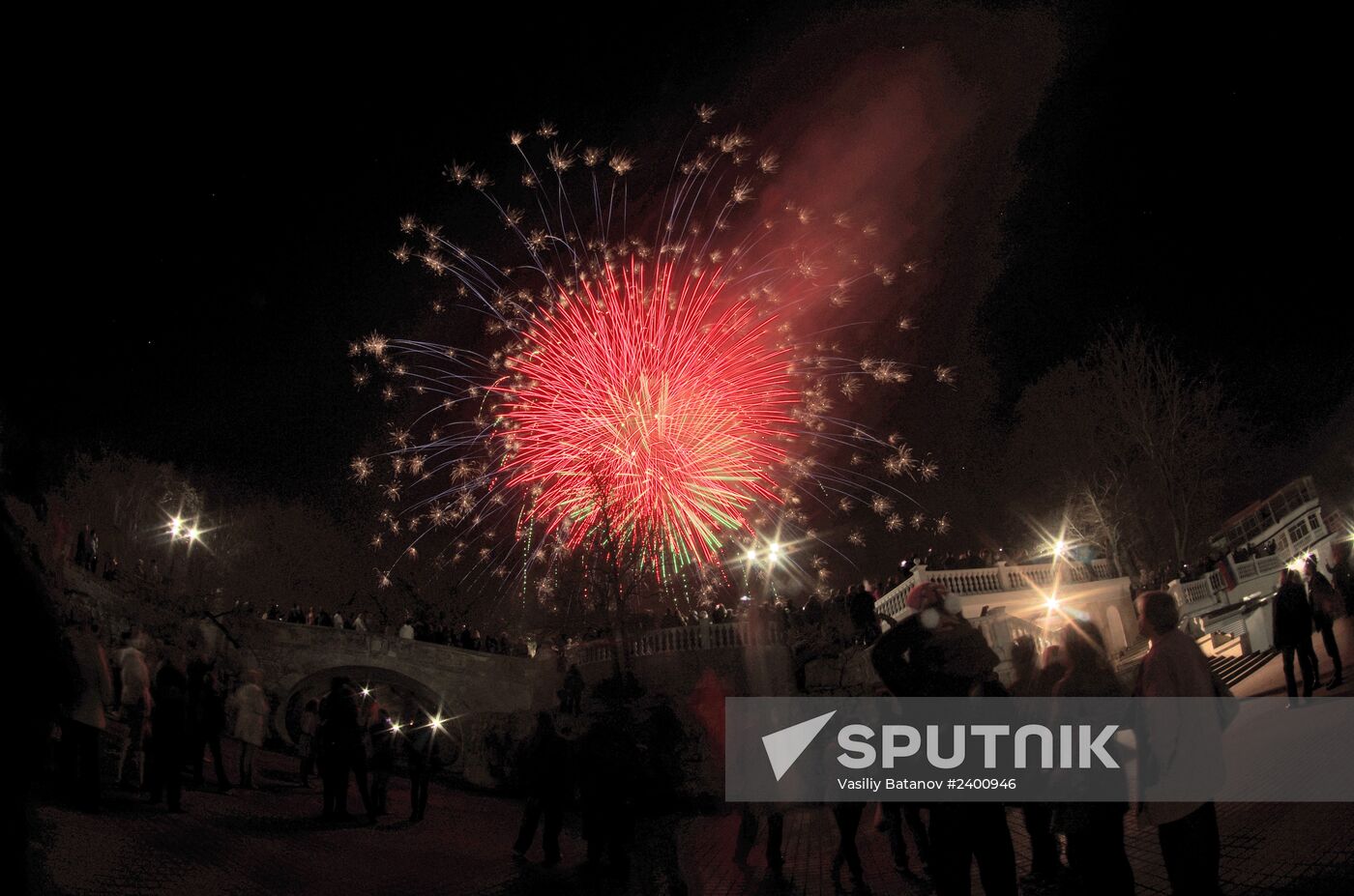 Fireworks in Moscow, Simferopol and Sevastopol after annexation of Crimea