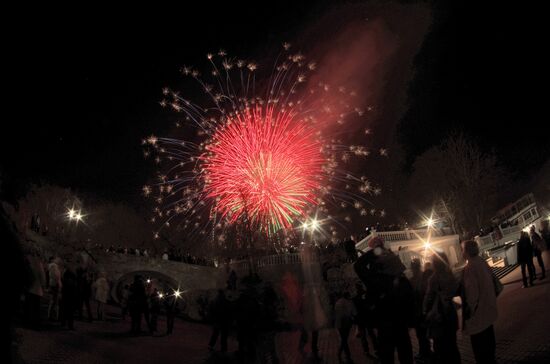 Fireworks in Moscow, Simferopol and Sevastopol after annexation of Crimea