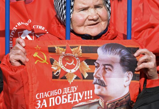 Rally to support results of referendum in Crimea