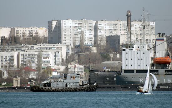 St Andrew's Cross hoisted on Ukrainian Navy's Zaporozhye submarine