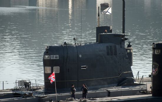 St Andrew's Cross hoisted on Ukrainian Navy's Zaporozhye submarine